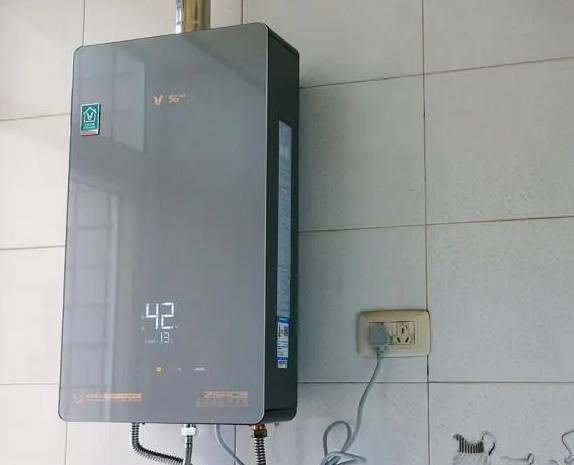 圖片關(guān)鍵詞 空氣能熱水器與天然氣熱水器哪個(gè)好